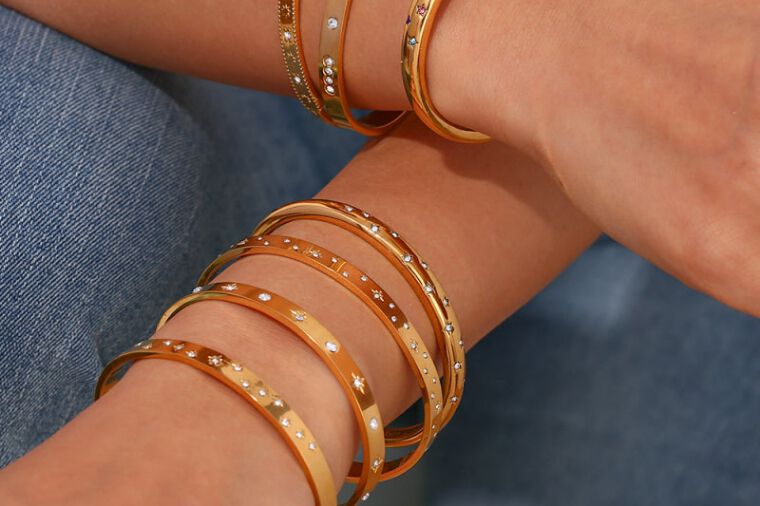 Bracelets 